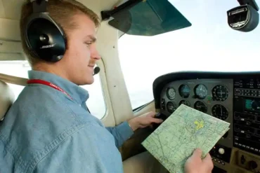 The Questions Every Pilot Asks Before Diverting a Flight: Inside the Decision Process Behind an Emergency Reroute