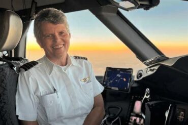 How a Regional First Officer Can Rise to Become a United Airlines Boeing 787 Captain Earning Nearly $500 Per Hour