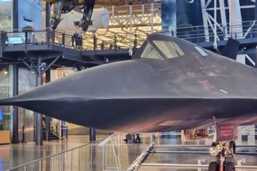 SR-71 Blackbird Missions: How U.S. Pilots Survived Emergencies at 83,000 Feet Over Soviet Territory