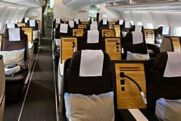 SWISS Airbus A330 Diverts to Bangor After Smoke Fills Business Class Cabin on Zurich–New York Flight