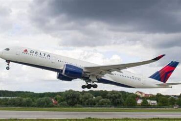 United Airlines Executive Claims Delta Is Struggling to Fill New Los Angeles–Hong Kong Flights