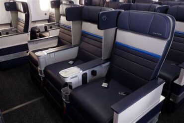 United Airlines’ New Ultra-Long-Haul Route to Adelaide Struggles With Only 53% Seat Occupancy
