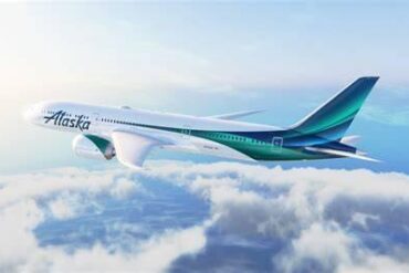 Alaska Airlines 787 Long-Haul Flights Face Crew Staffing Crisis as Flight Attendants Challenge Main Cabin Service