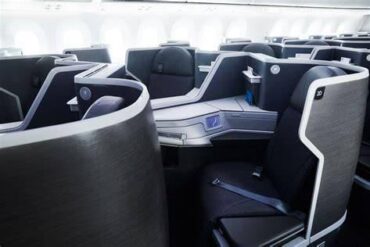 American Airlines Expands Flagship Dining Access to Business Class Travelers