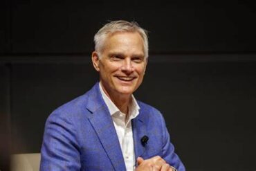 American Airlines Reshuffles Senior Leadership as Robert Isom Targets Stronger Performance