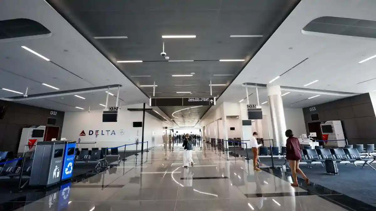 Atlanta ATL Plane Train Concourse D terminal expansion airport infrastructure United States