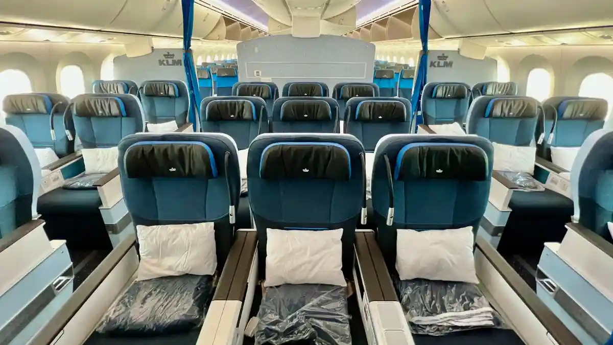 Boeing 787-10 cabin high density seating economy premium economy
