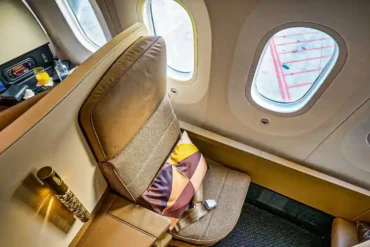 What Cabin Crew Really Notice When Passengers Fly Business Class for the First Time