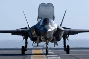 Why Fighter Jets Struggle Against Low-Flying Helicopters: The Physics Behind the Ambush