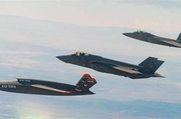 Why Do Fighter Jets Tend to Fly in Pairs? The Tactical Reason Behind the Wingman