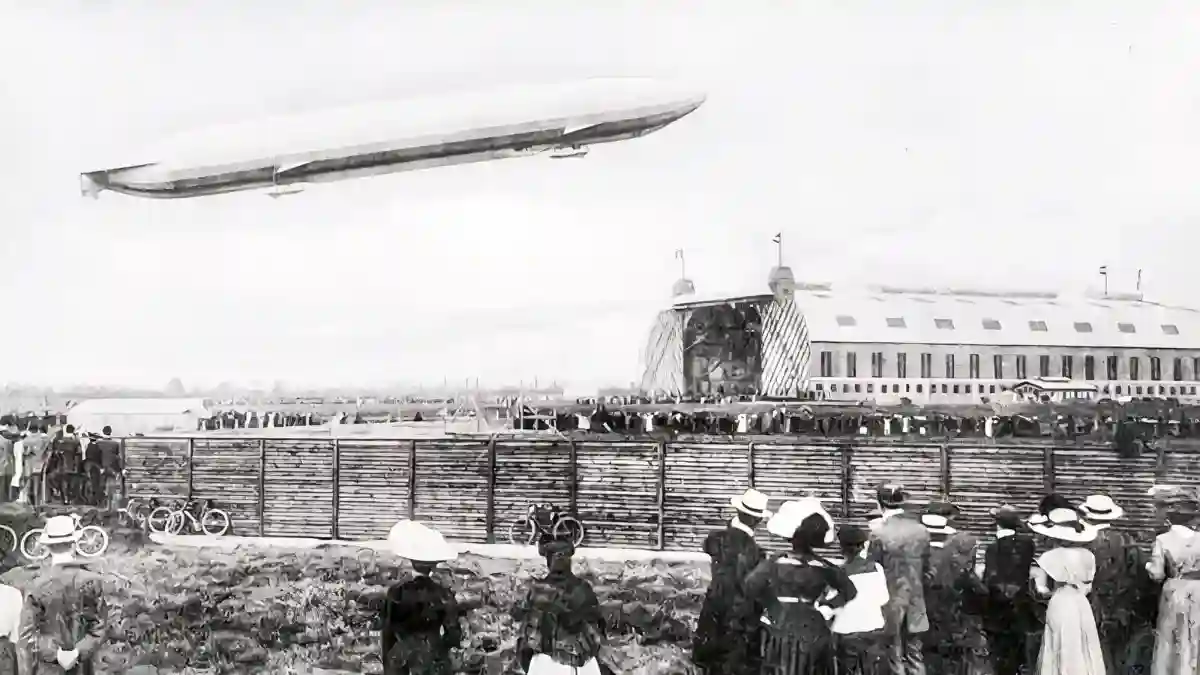 Hamburg Airport Fuhlsbüttel historic Zeppelin base 1911 northern Germany aviation history