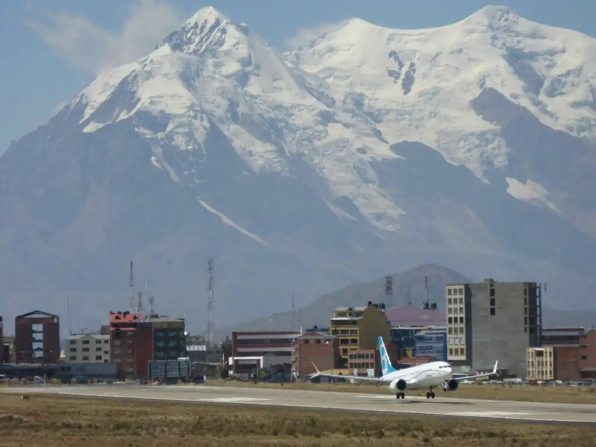 high altitude airport hot and high aircraft takeoff La Paz Bolivia Andes
