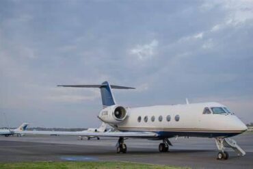 How Much Does It Cost to Fly a Private Jet From New York to California?