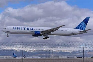 Repaired United Airlines Boeing 767-400ER Set to Return After Newark Light Pole Strike