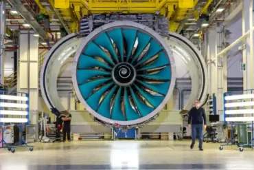 Rolls-Royce UltraFan vs GE9X: How This Monster Jet Engine Could Reshape Boeing and Airbus’ Future