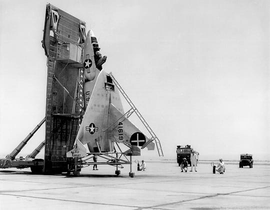 Ryan X-13 Vertijet vertical landing cable hook tailsitter flight testing 1957