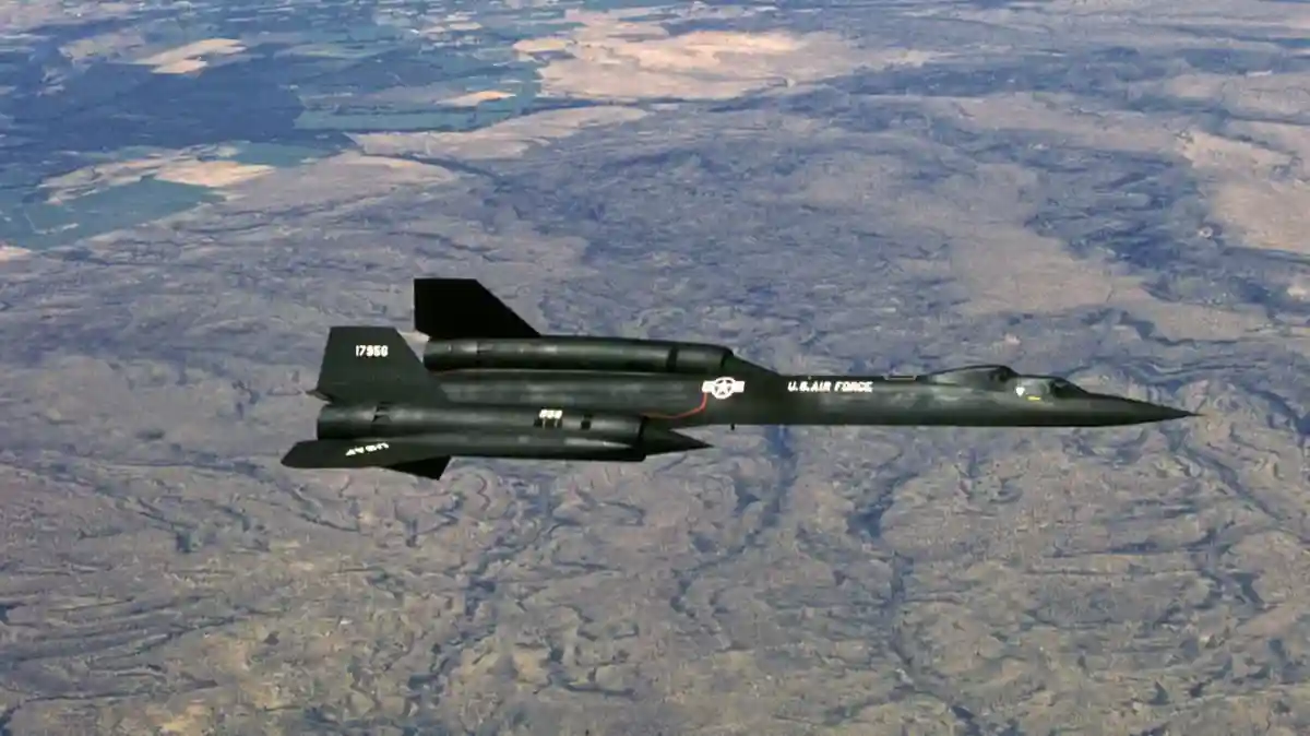 SR-71C crooked flight yaw string test cockpit pitot boom Lockheed Blackbird