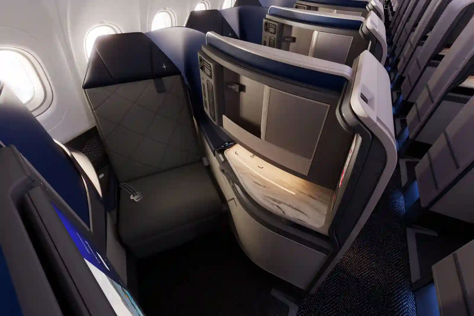 United Airlines Faces a Seat Problem as Hundreds of 737 MAX 10 Lie-Flat Seats Sit in Storage