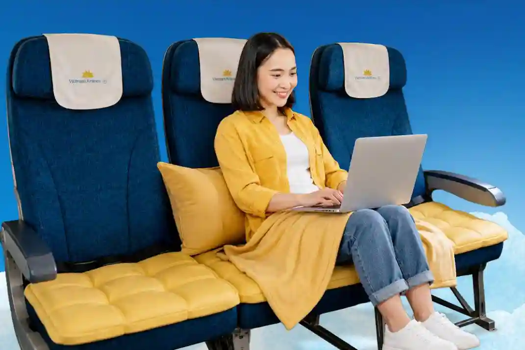 Vietnam Airlines Airbus A350-900 Sky Sofa economy three-seat sleeping row