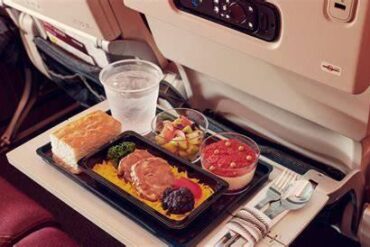6 Airlines With the World's Best Economy Class Meal Service in 2026