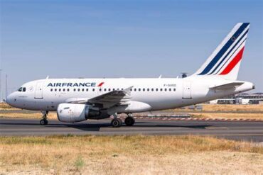 Why the Airbus A318’s Cleverest Feature Helped Make It One of the Rarest Airliners in the Sky