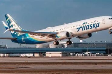 Alaska Airlines Faces $521,900 Lawsuit Over 11 Japanese Paintings Damaged in Honolulu Rainstorm