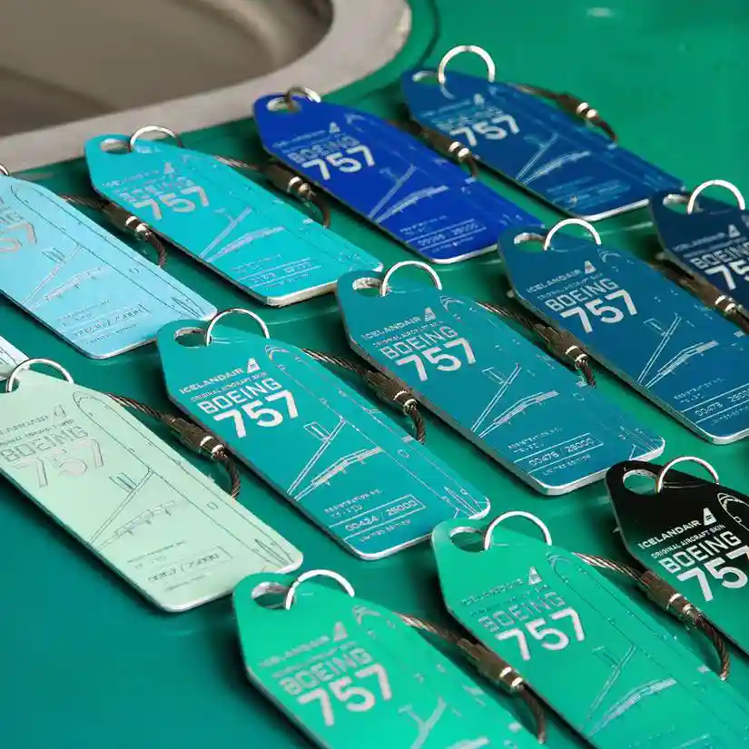 Aviationtag Icelandair Boeing 757 TF-FIU fuselage keychain Hekla Aurora collectible