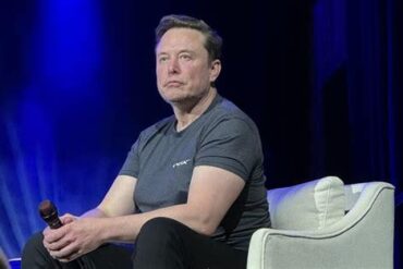 Elon Musk Warns Delta CEO Could Lose His Job After Reported Starlink Rejection