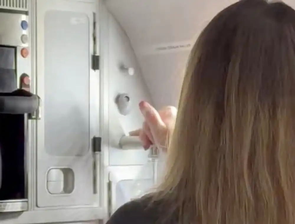 Frontier Airlines Flight Attendant Faces Criticism After Filling Empty Water Bottles From Aircraft Dispenser