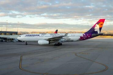 Hawaiian Airlines A330 Returns to Service Hours After Mystery Odor Sickens Seven Crew Members