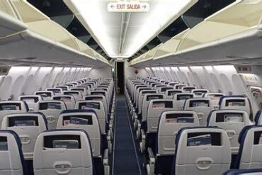 Southwest Passengers Forced to Step Over Enormous Service Dog Mess During Deplaning