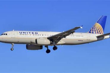 United Airlines Retires Airbus A320 After Catering Truck Collision at Reagan National