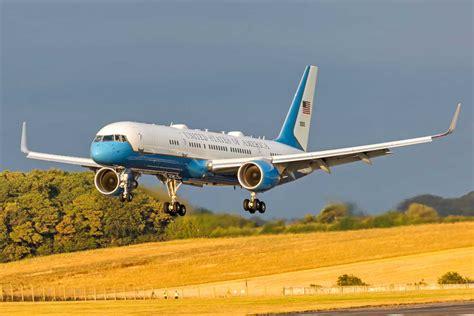 Why the US Vice President Flies on a Boeing 757 C-32 Instead of a Widebody