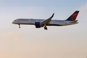 Delta to Suspend JFK–Orange County Service on November 29, Leaving American Airlines as the Sole Carrier With Lie-Flat Business Class to SNA