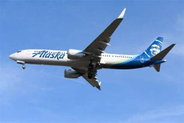 Alaska Airlines to Retire Boeing 737-700 Fleet by 2027, Adding Seats and Cargo Space Across Its Network