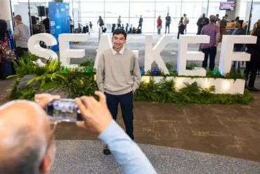 Alaska Airlines' New 8-Hour Boeing 737 MAX Transatlantic Flight Sets a U.S. 737 Record