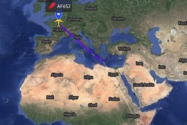 Why Paris–Réunion Is the World’s Longest Domestic Flight at 5,000 Nautical Miles