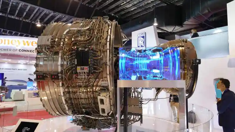 Rolls-Royce Trent 1000 low-pressure turbine assembly and turbine disc maintenance