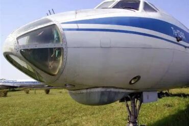 Why Soviet Aircraft Had Glass Noses While Western Jets Moved to Radar