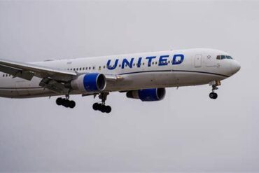 United Airlines Boeing 767 Diverts to St. John's After Engine Shutdown
