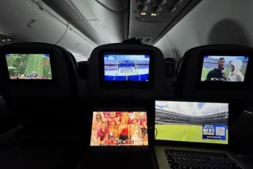 United Passenger Turns Solo Exit Row Into Five-Screen Football Command Center With Starlink